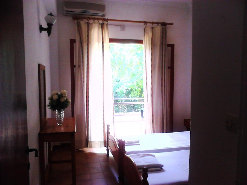 Hebes Studios Kavos Room photo